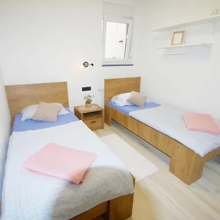 With Jacuzzi And Beautiful Garden Apartamento *