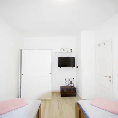 Apartman With Jacuzzi And Beautiful Garden